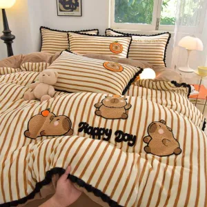 طقم مفارش سرير مخملية مخطط شتوي جديد . New Winter Striped Velvet Bedding Set 4 Pieces Thick