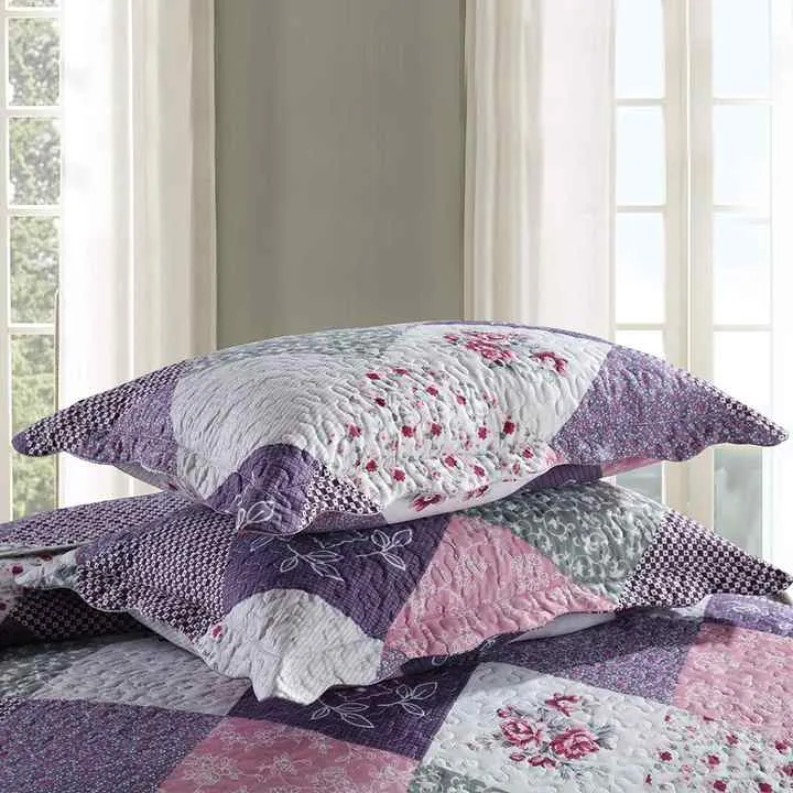 طقم مفارش سرير بتصميم لحاف رومانسي مصنوع . Romantic Quilt Design Handmade Washable Cotton