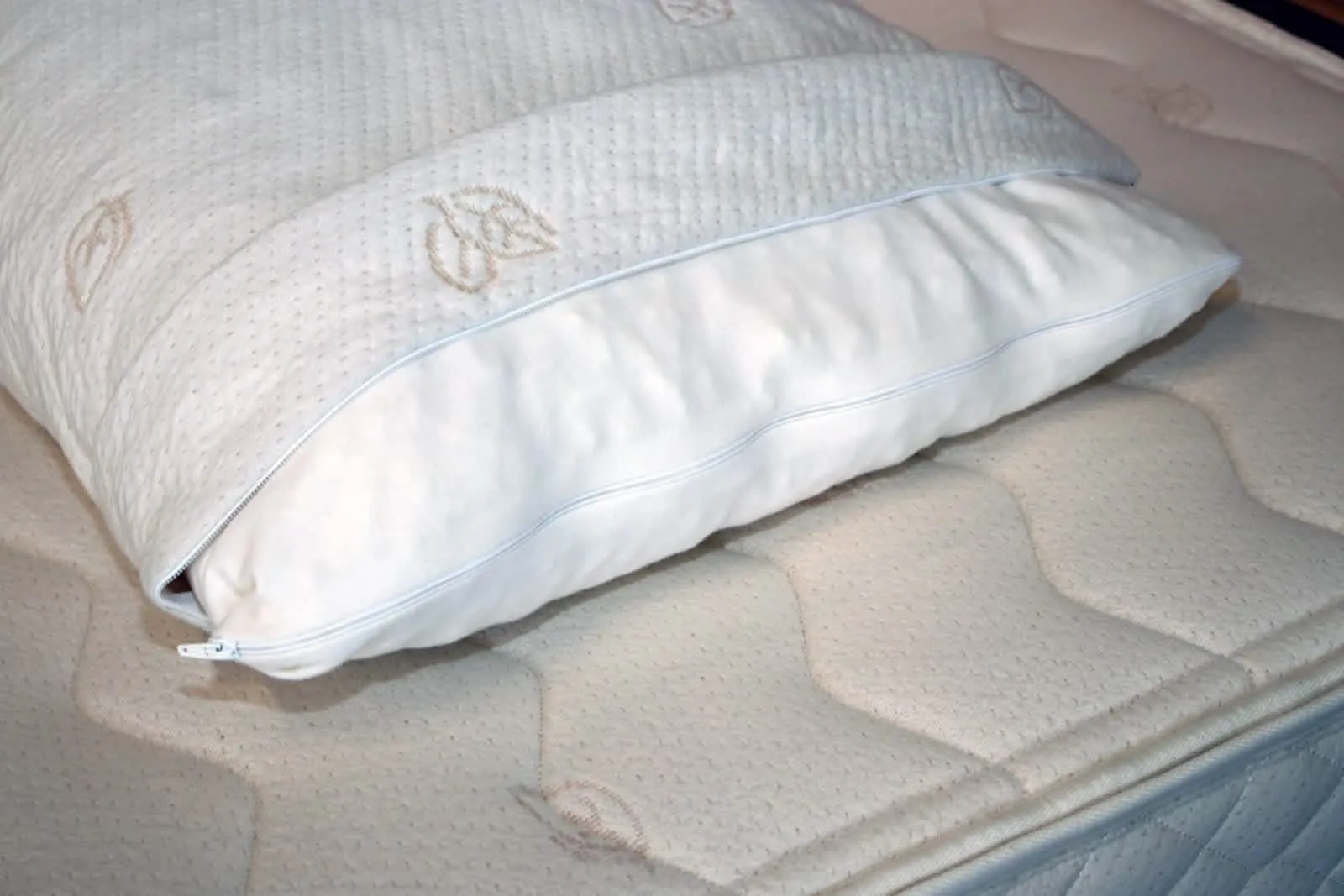 Gümmi Custom Latex Pillow